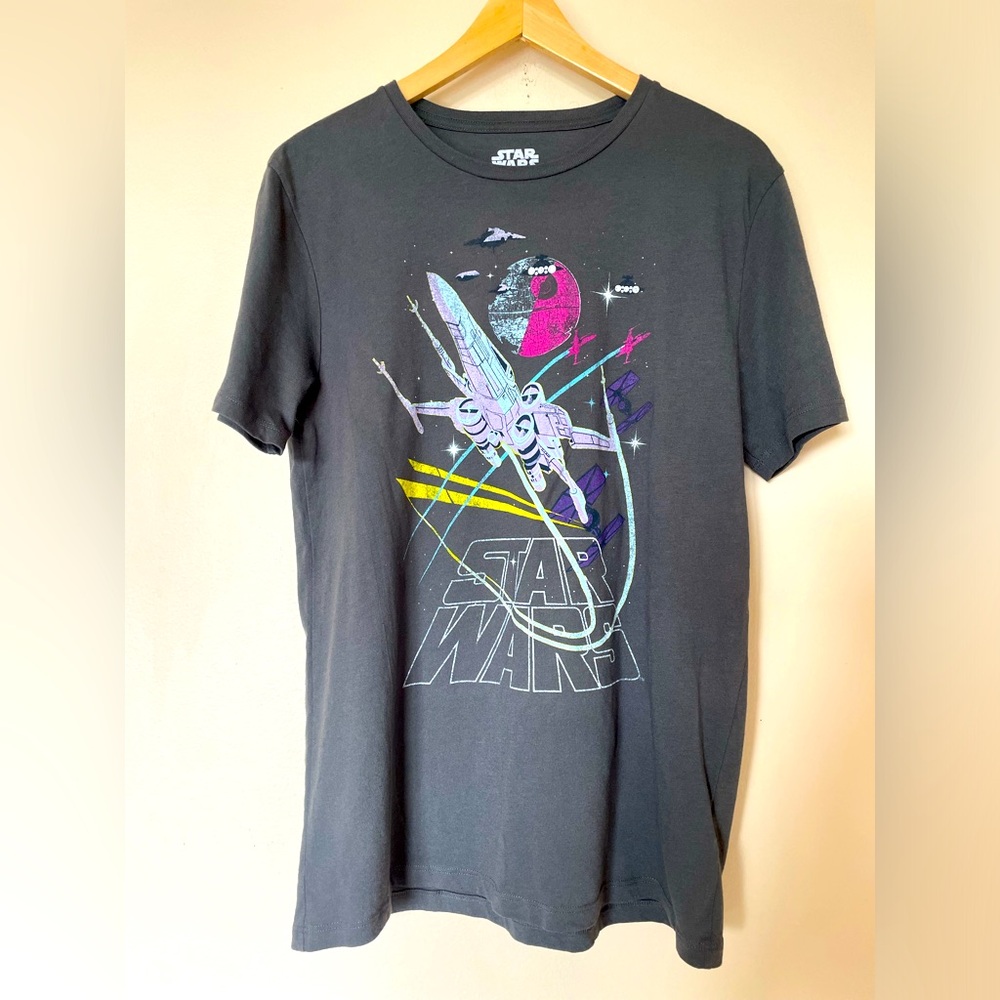 Men’s Star Wars T-Shirt Universal Studios Vacation  Movies Disney Death Star M